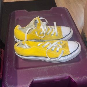 Yellow Converse All Star